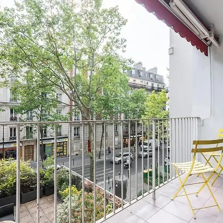 Ensoleille Buttes Chaumont - Iii Apartment Paris